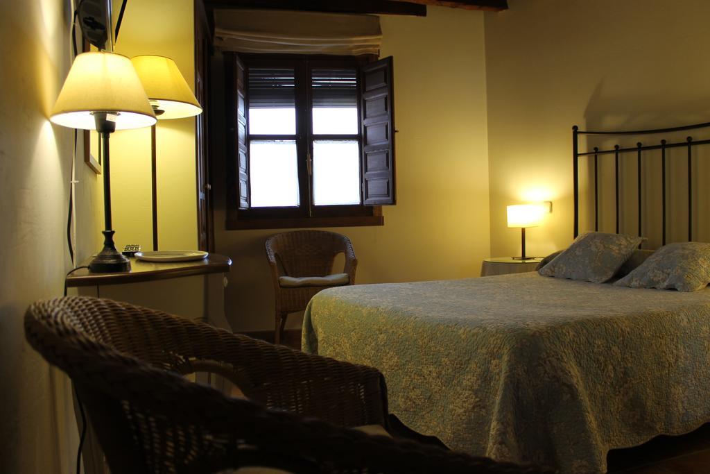 Hostal Rural Luna Y Hostal Rural Lunaposada Candeleda Kamer foto