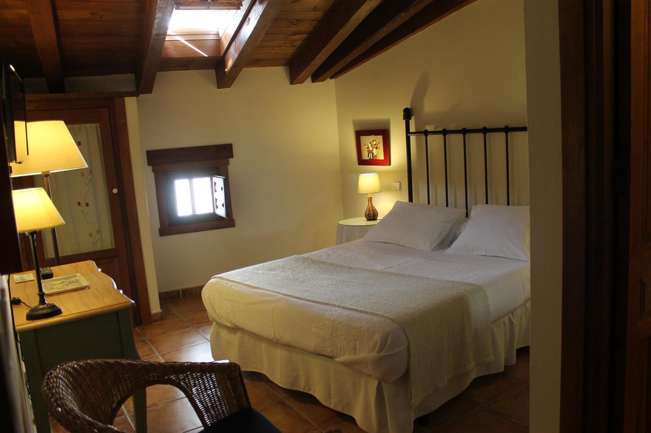 Hostal Rural Luna Y Hostal Rural Lunaposada Candeleda Buitenkant foto