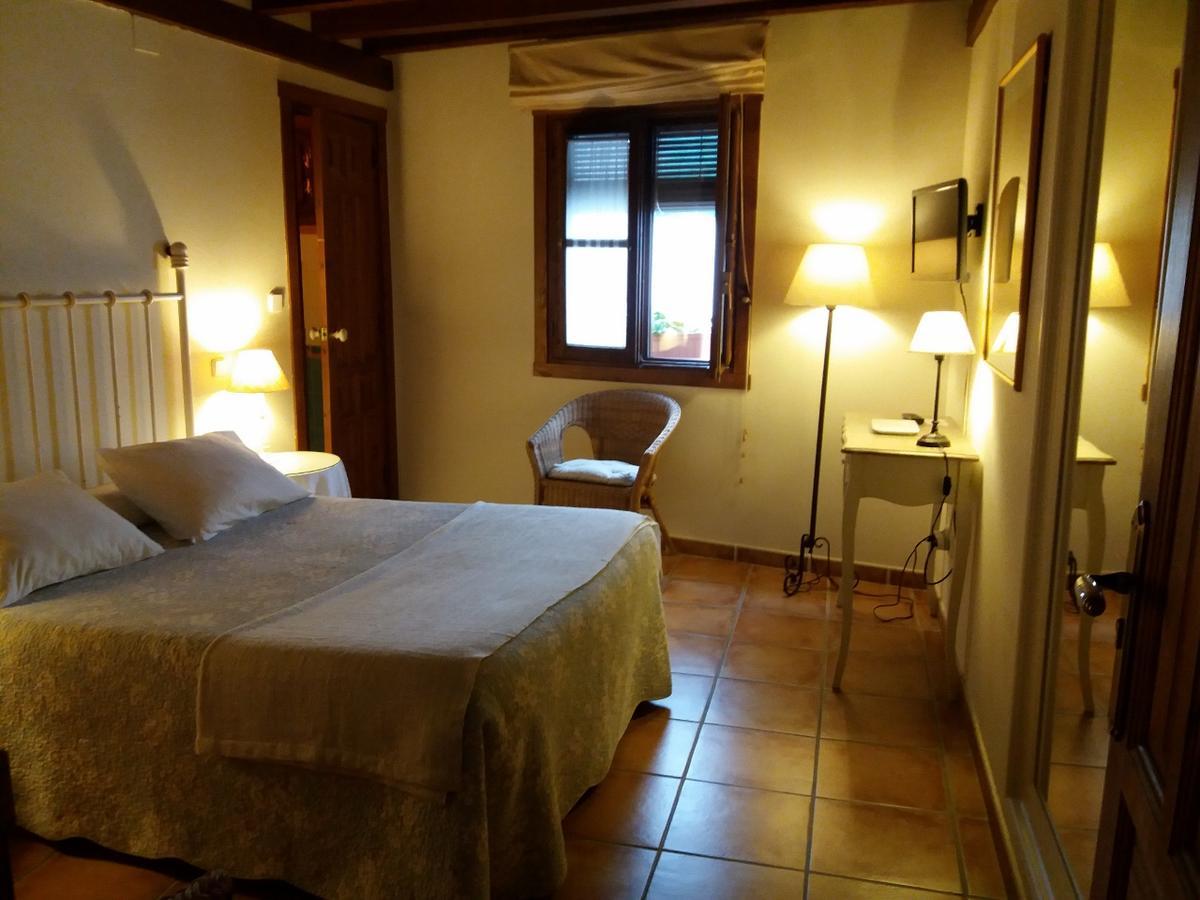 Hostal Rural Luna Y Hostal Rural Lunaposada Candeleda Buitenkant foto