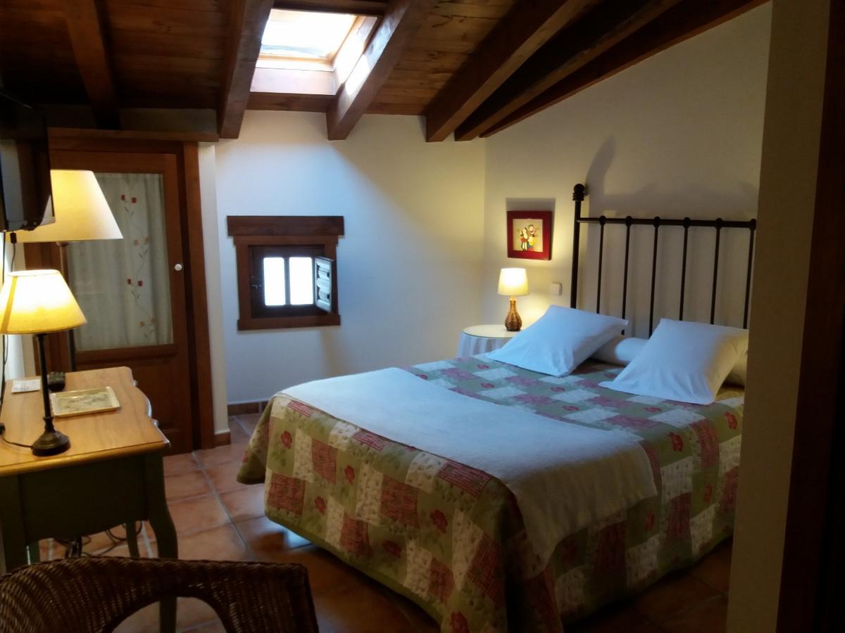 Hostal Rural Luna Y Hostal Rural Lunaposada Candeleda Buitenkant foto