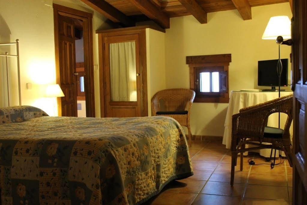 Hostal Rural Luna Y Hostal Rural Lunaposada Candeleda Buitenkant foto