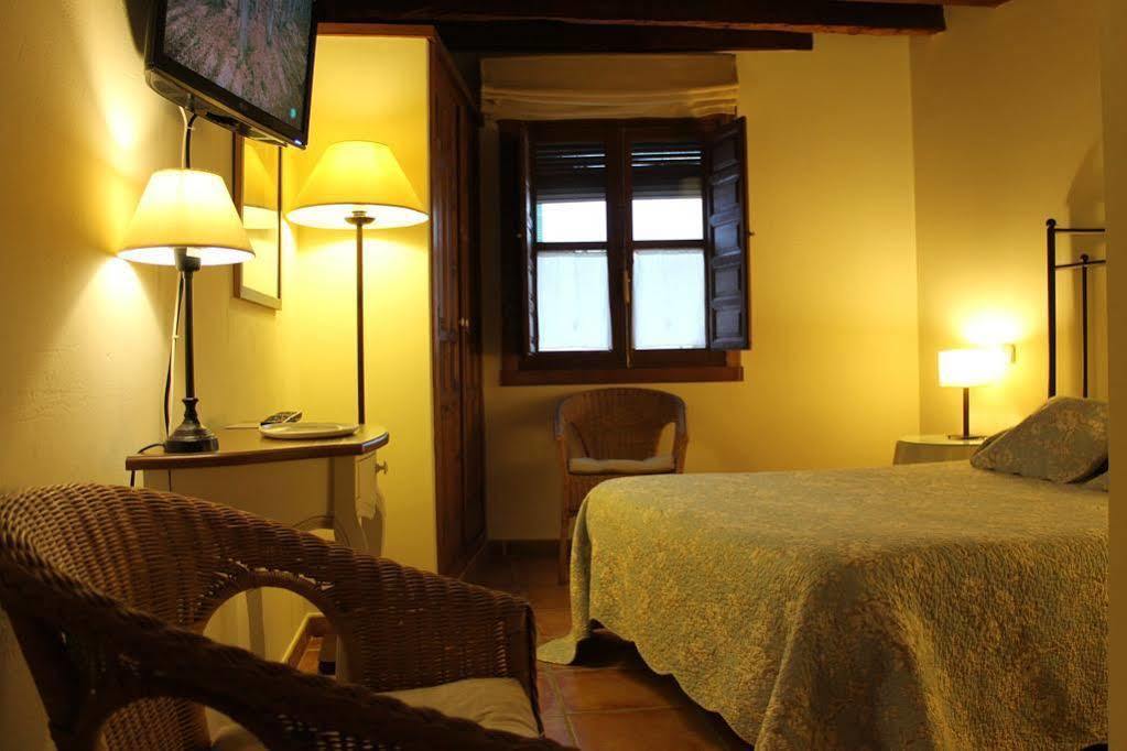 Hostal Rural Luna Y Hostal Rural Lunaposada Candeleda Buitenkant foto